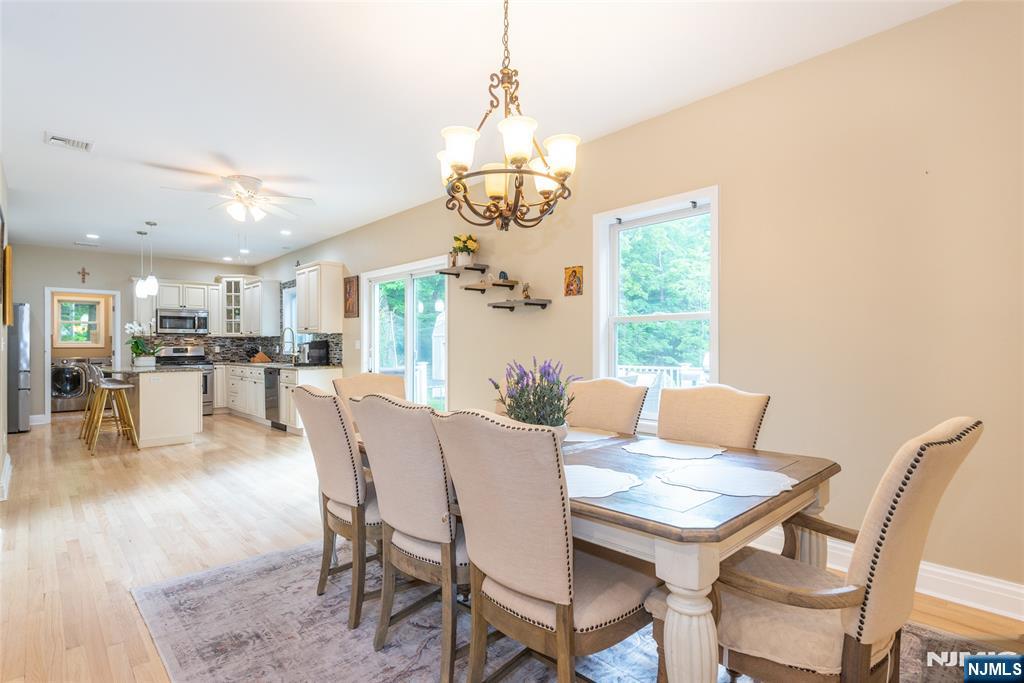 88 Mathews Avenue - Photo 3