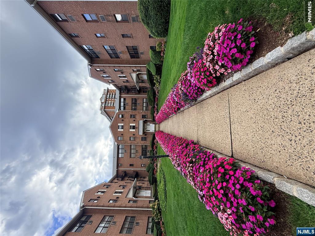 220 Prospect Avenue 3D - Photo 1