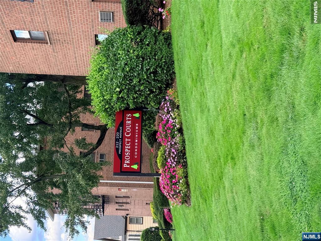 220 Prospect Avenue 3D - Photo 3