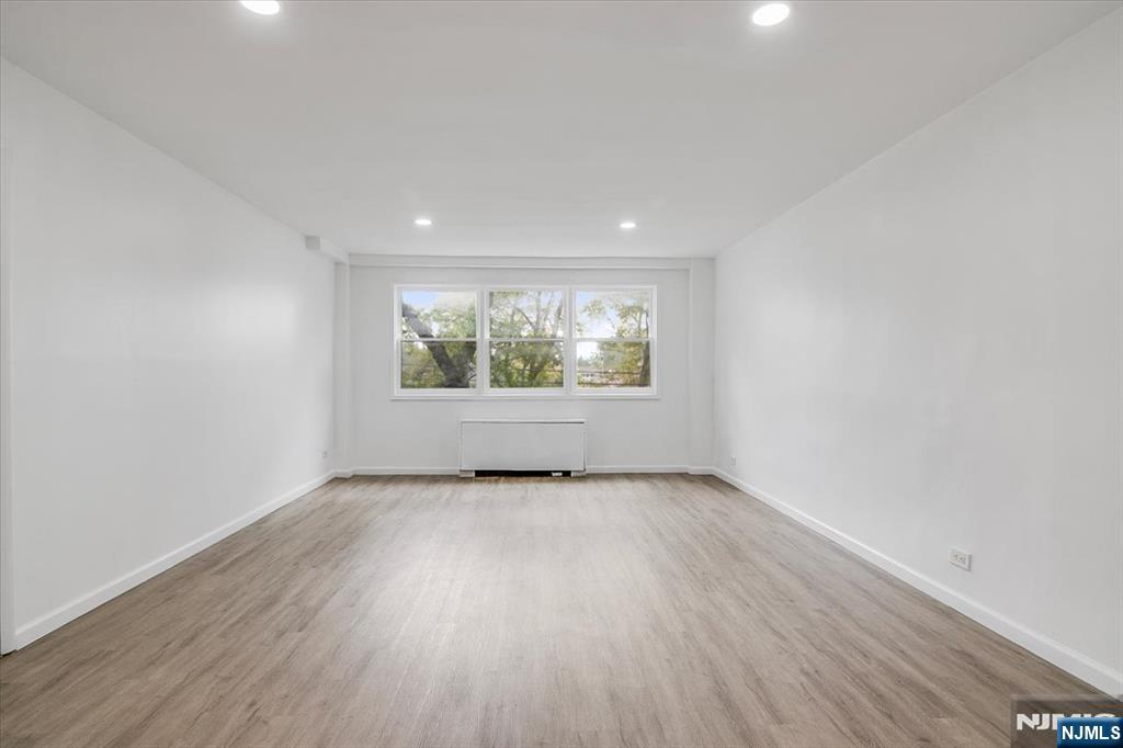 39 E 39th Street 2J - Photo 2