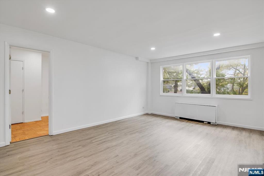 39 E 39th Street 2J