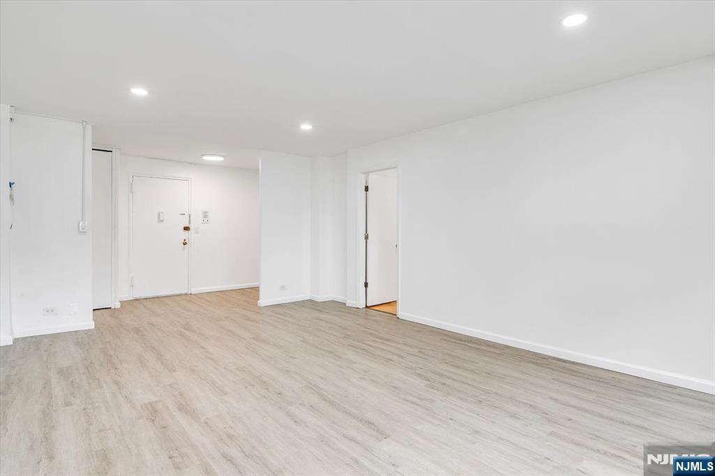 39 E 39th Street 2J - Photo 5