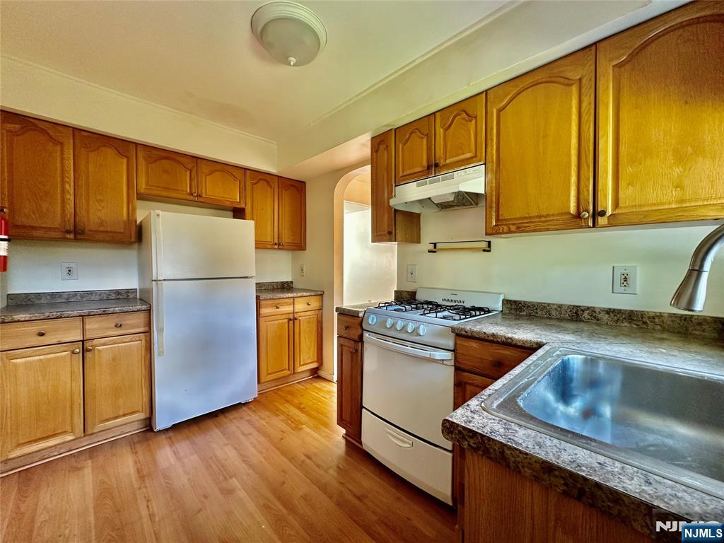 237 Bradley Avenue 235 - Photo 3