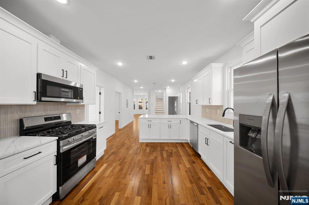 319 William Street 2 - Photo 1
