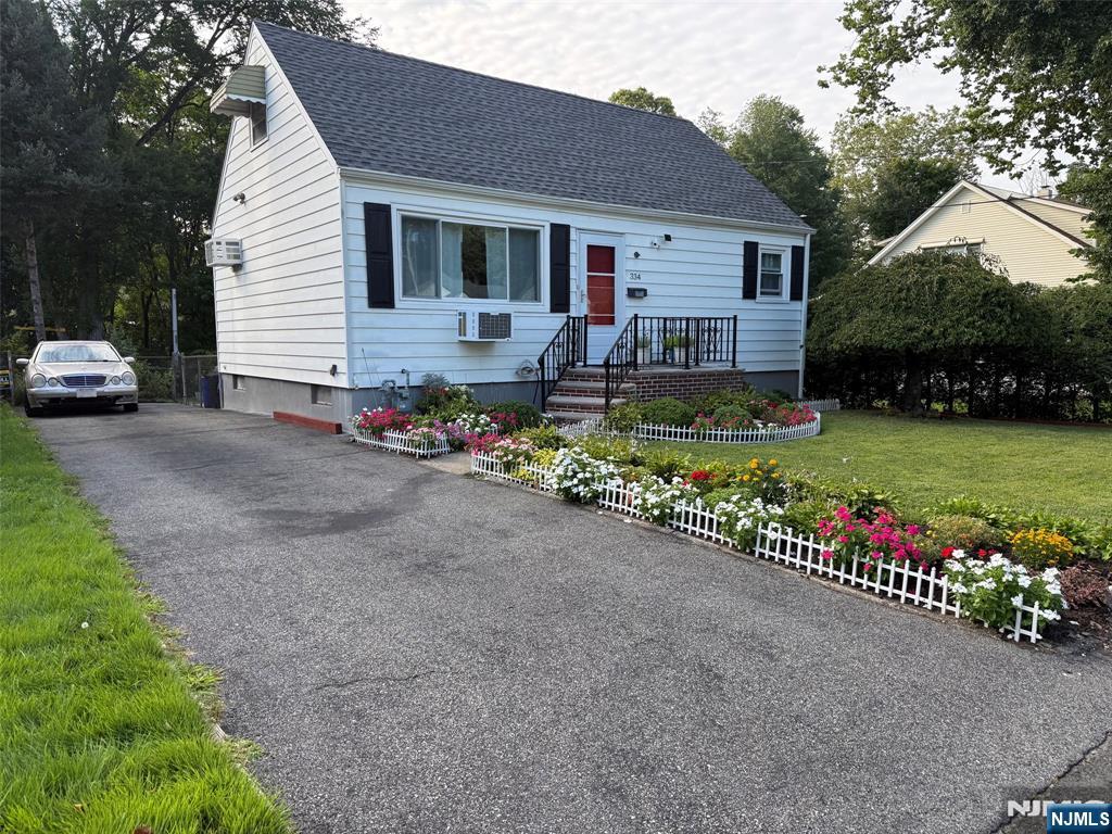 334 4th Avenue - Photo 1