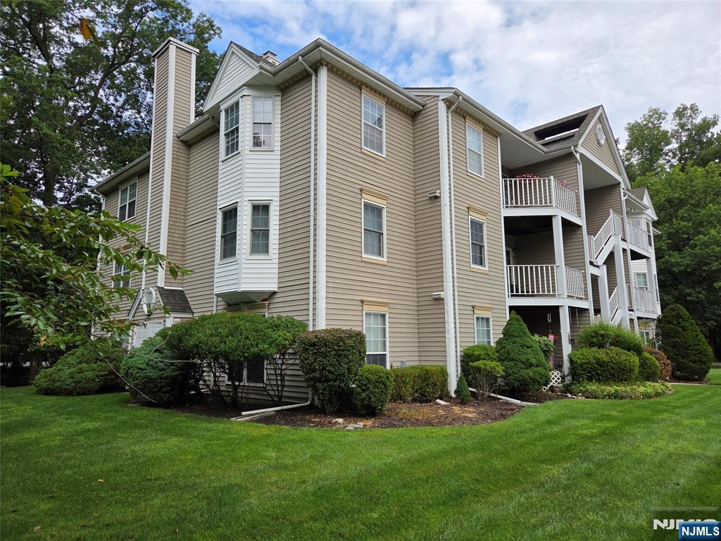 620 Plum Terrace - Photo 2
