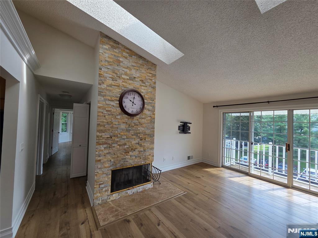 620 Plum Terrace - Photo 4