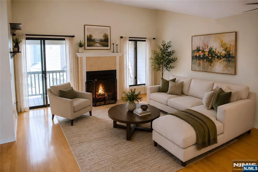 910 River Renaissance C10 - Photo 1