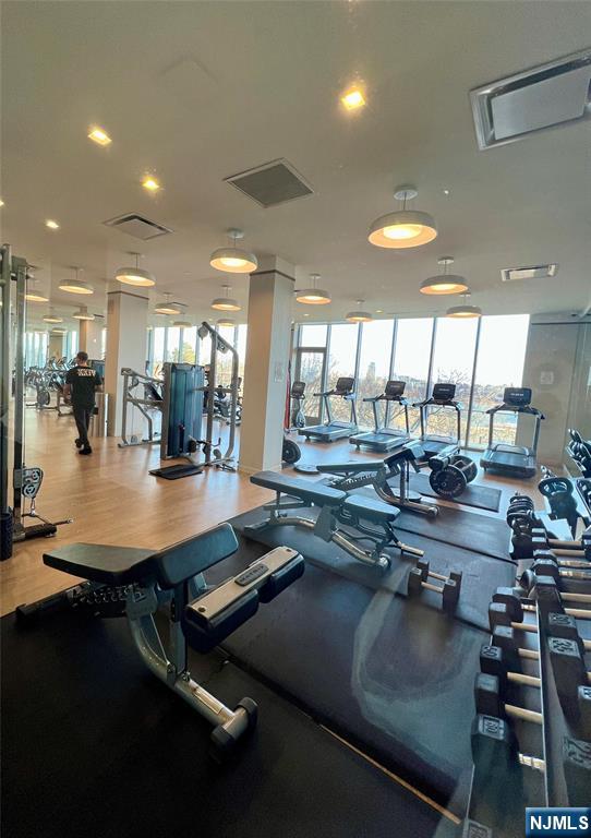 320 Adolphus Avenue #408
