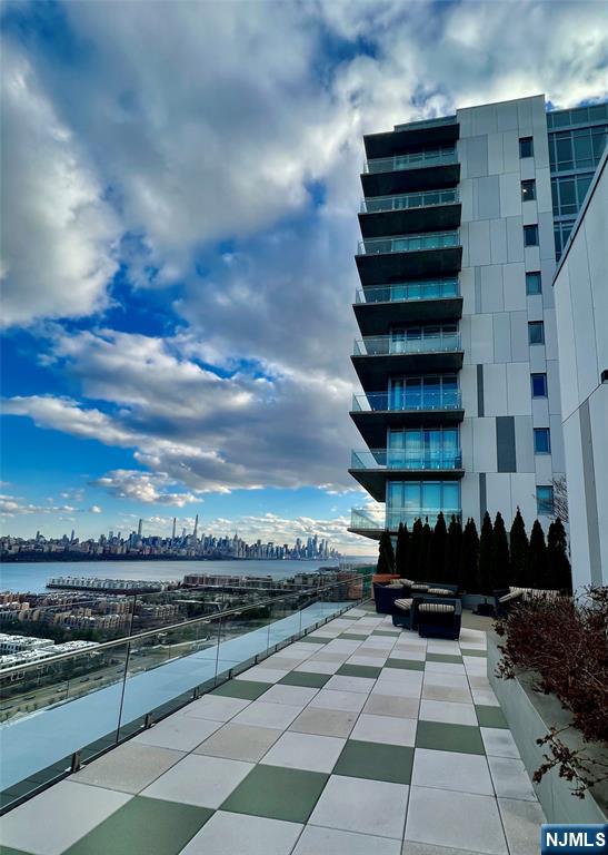 320 Adolphus Avenue #408