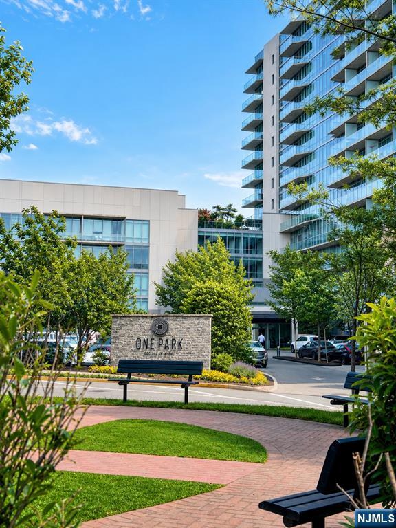 320 Adolphus Avenue #408