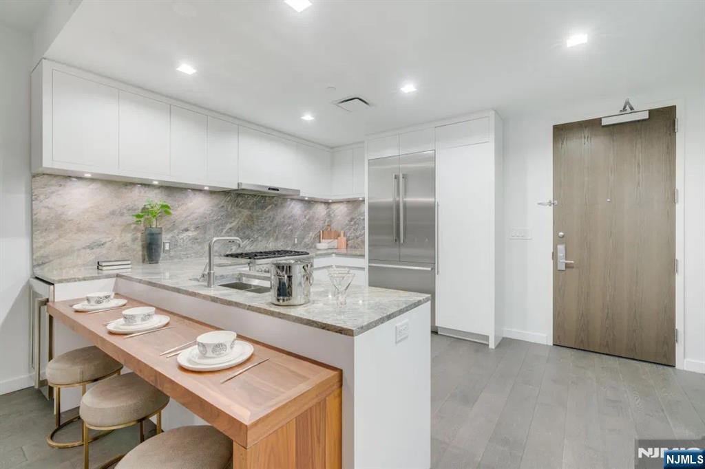 320 Adolphus Avenue 408 - Photo 5