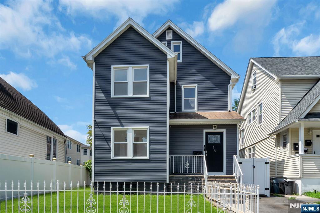 15 Cottage Place - Photo 1