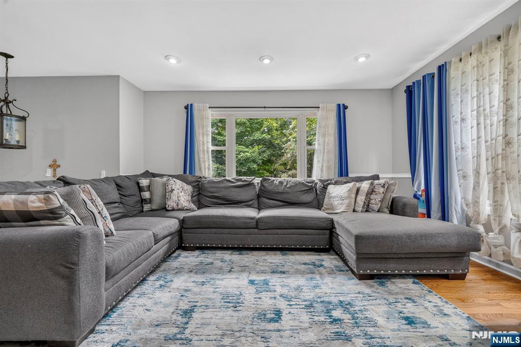 5 Lawrence Drive - Photo 5