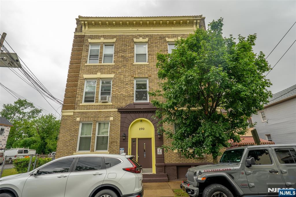 290 Ogden Street 1003 - Photo 1
