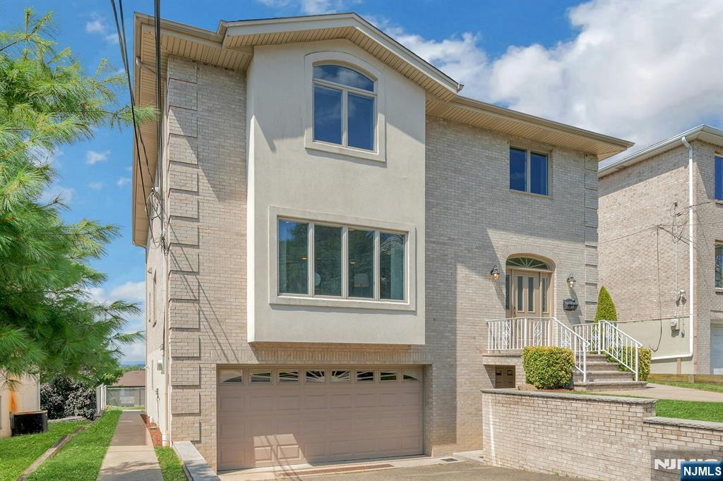 235 10th Street - Photo 1