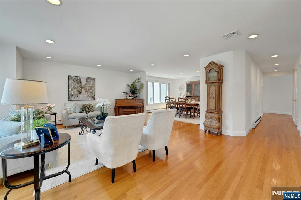 235 10th Street - Photo 3