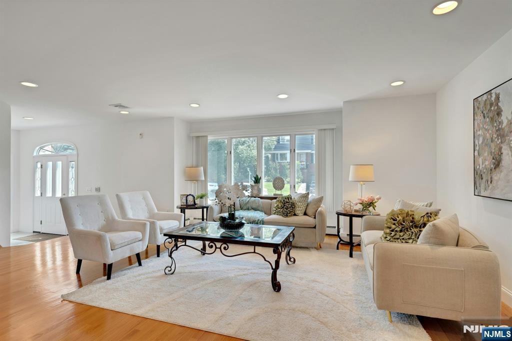 235 10th Street - Photo 5