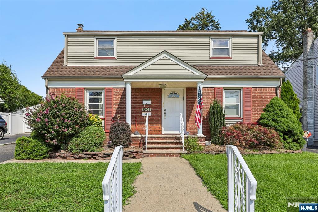 15-27 Parmelee Avenue - Photo 1