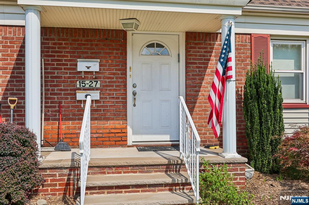 15-27 Parmelee Avenue - Photo 4