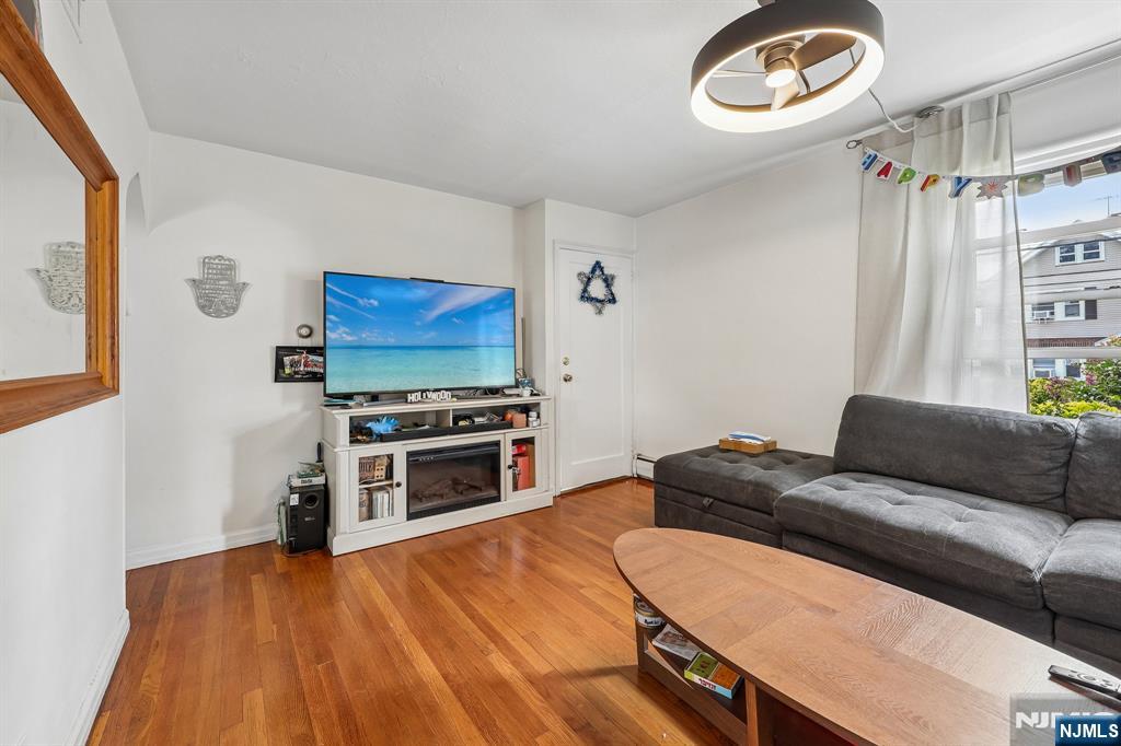 15-27 Parmelee Avenue - Photo 5