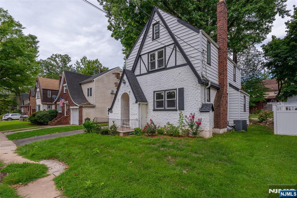 1016 Grace Terrace - Photo 3