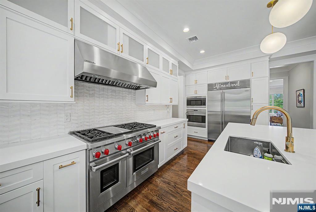 28 Leroy Street — photo 11