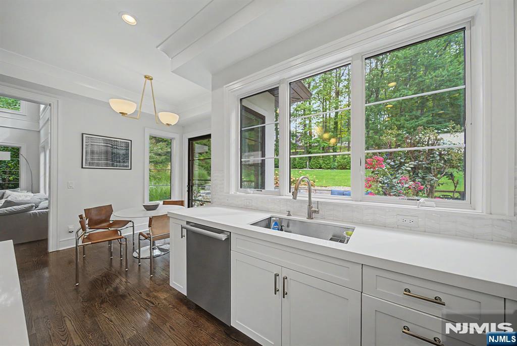 28 Leroy Street — photo 12