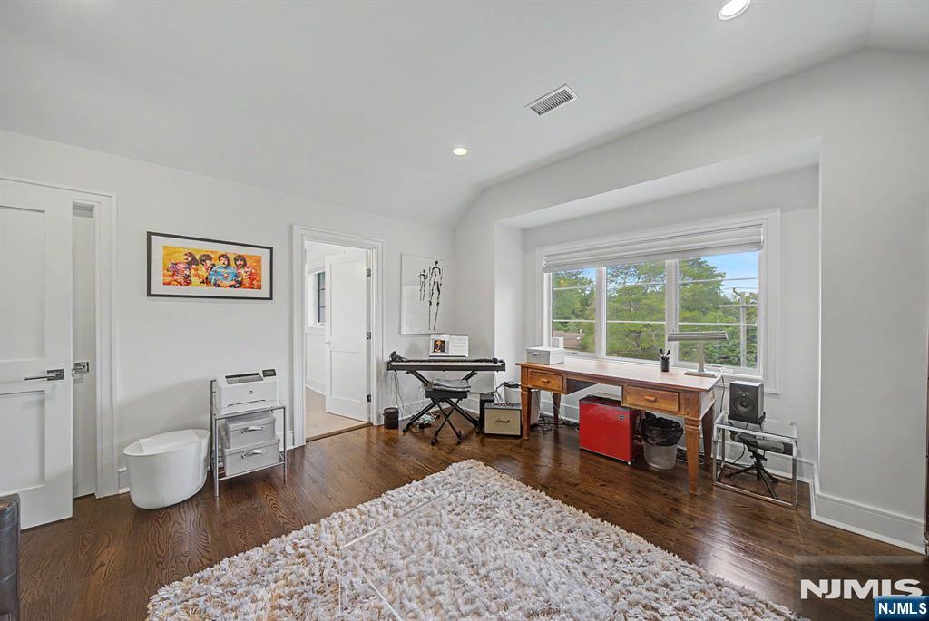 28 Leroy Street — photo 20