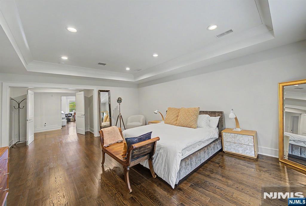 28 Leroy Street — photo 24