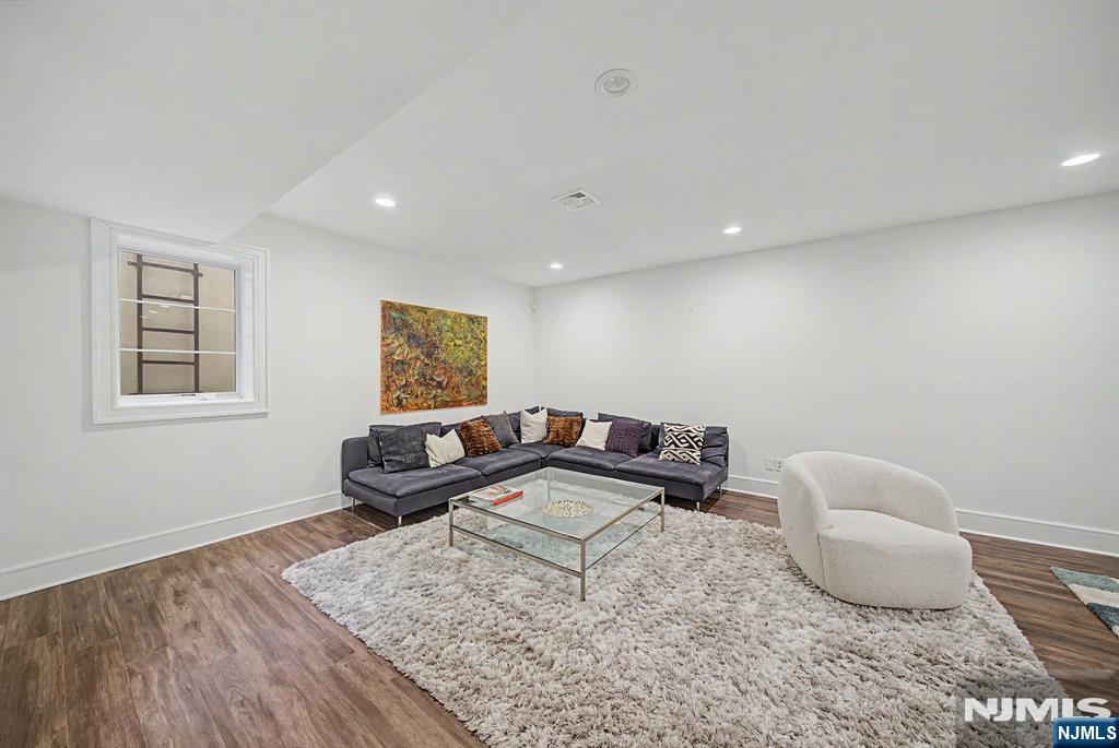 28 Leroy Street — photo 28