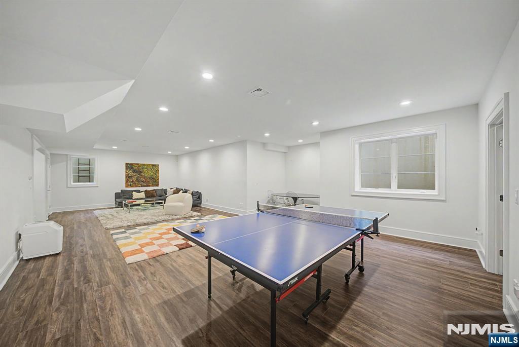 28 Leroy Street — photo 31