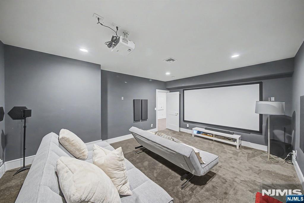 28 Leroy Street — photo 35