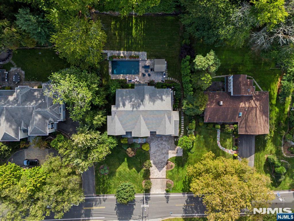 28 Leroy Street — photo 47