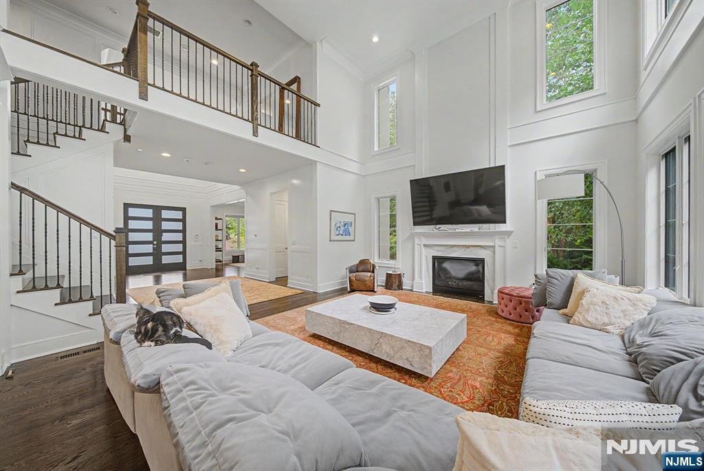 28 Leroy Street — photo 7