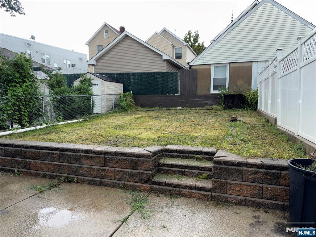 339 Forest Street - Photo 2