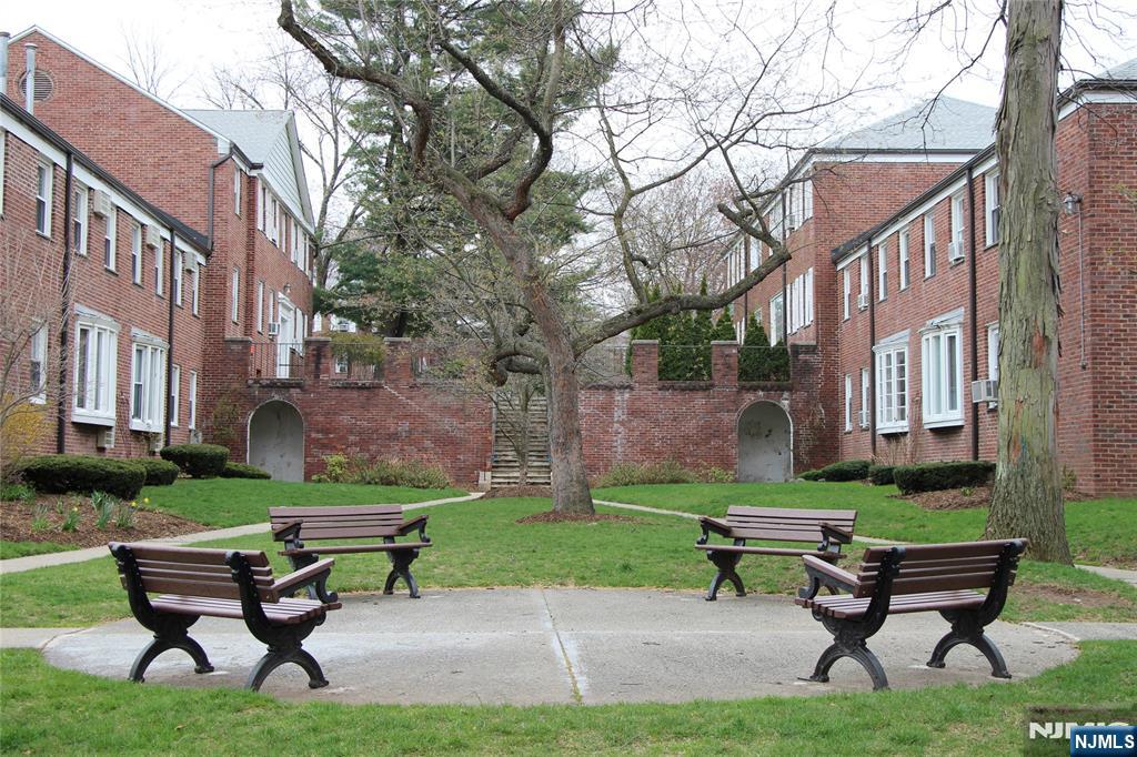 23 Park 88 - Photo 1