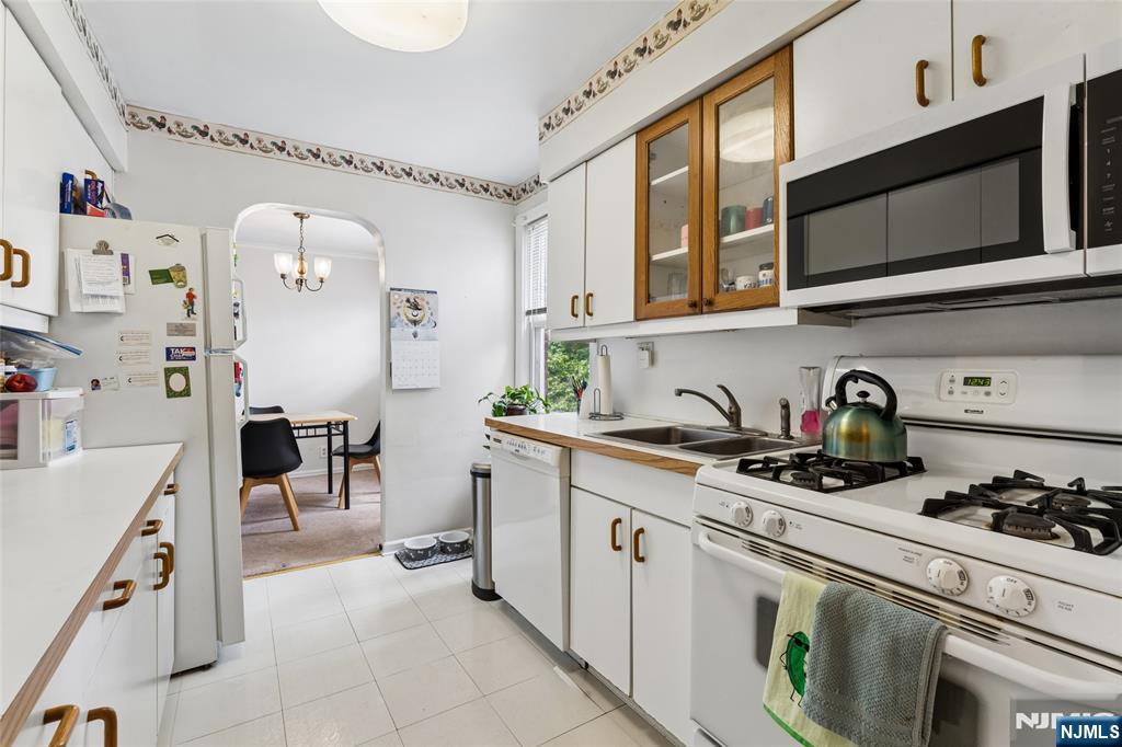23 Park 88 - Photo 3