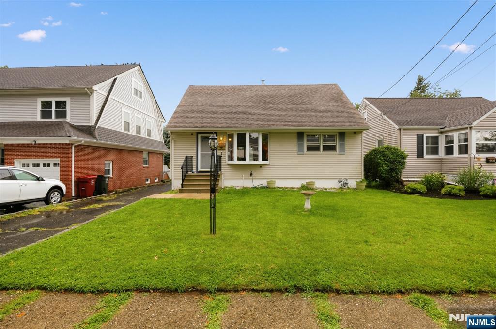 155 Columbia - Photo 1