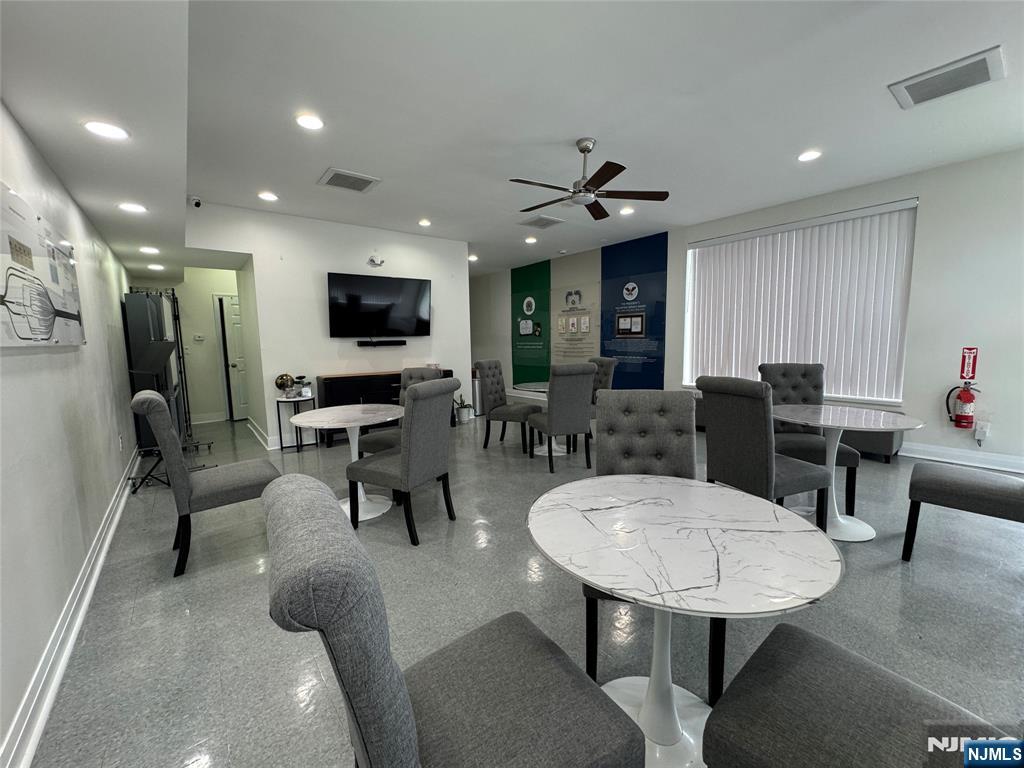 154 Charles Street - Photo 2