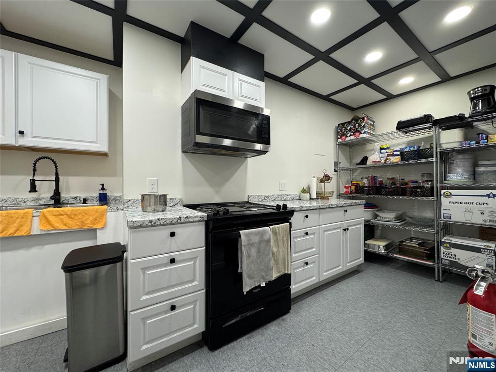 154 Charles Street - Photo 4