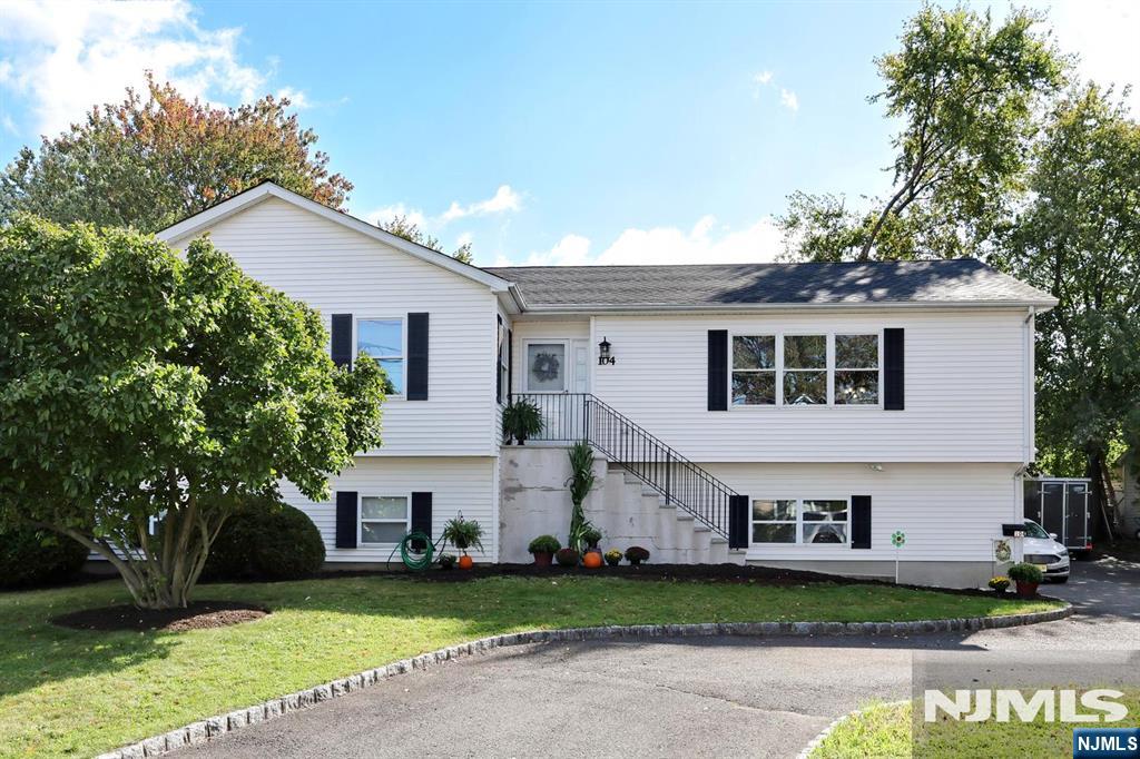 104 Bradford Avenue - Photo 1