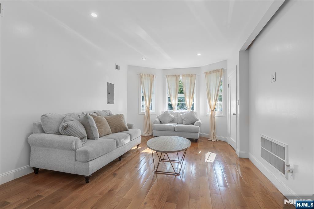 25 Palisade Avenue 1 - Photo 3