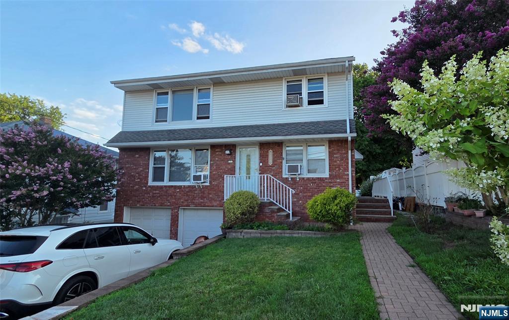 253 Parker Avenue - Photo 2
