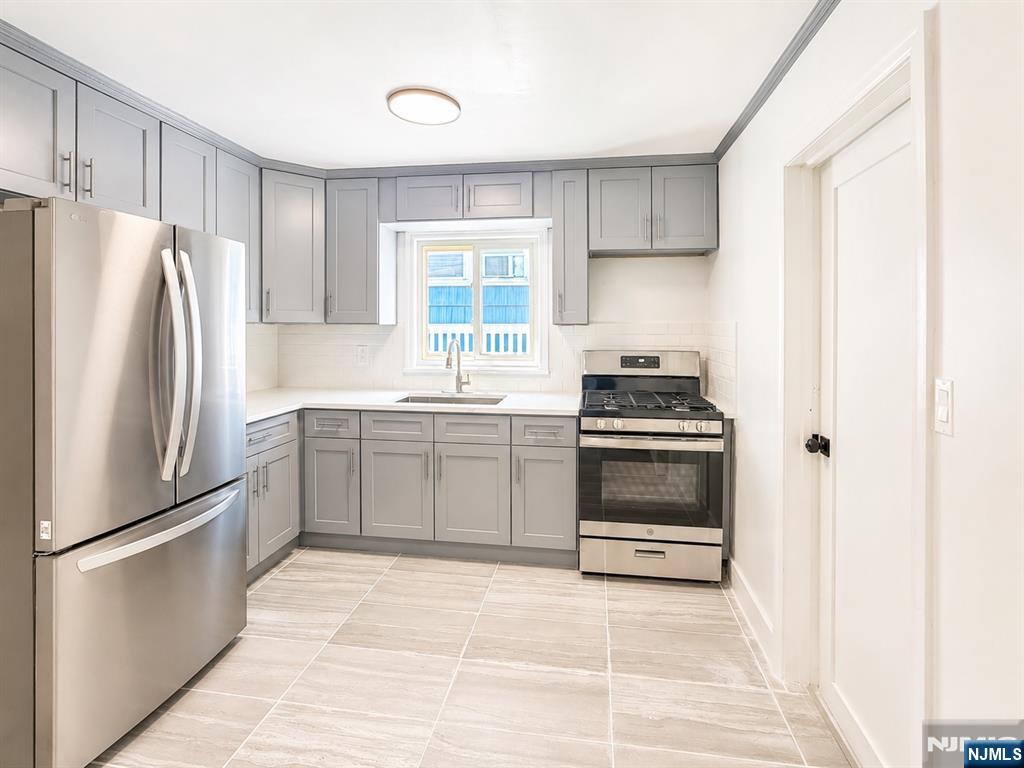 51 Dewitt Street 1 - Photo 5