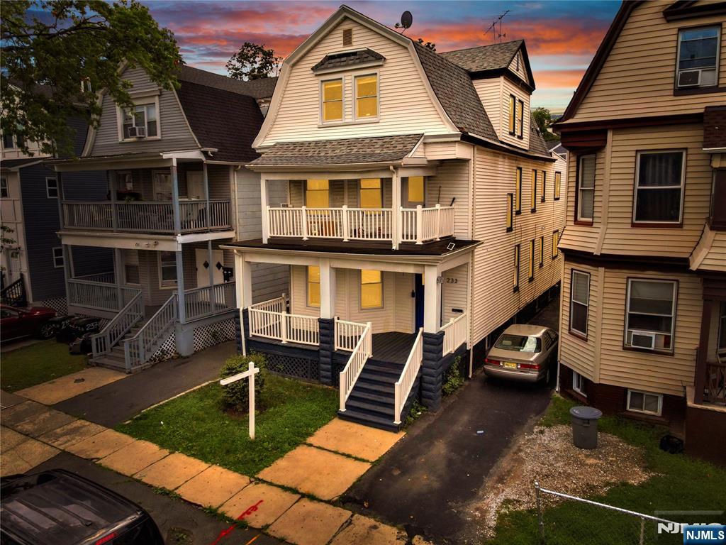 233 Clinton Street - Photo 1