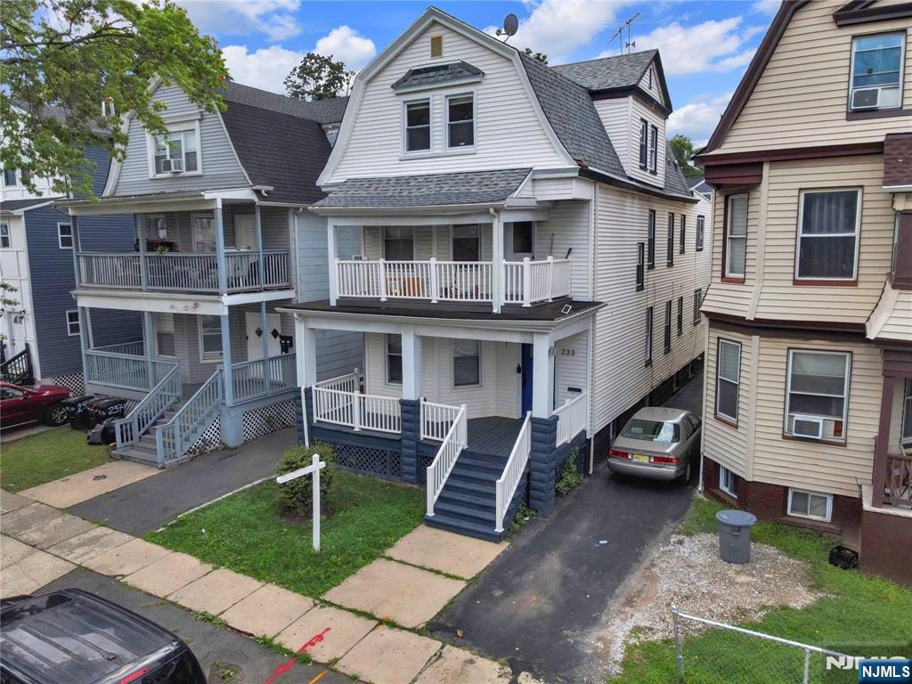 233 Clinton Street - Photo 2
