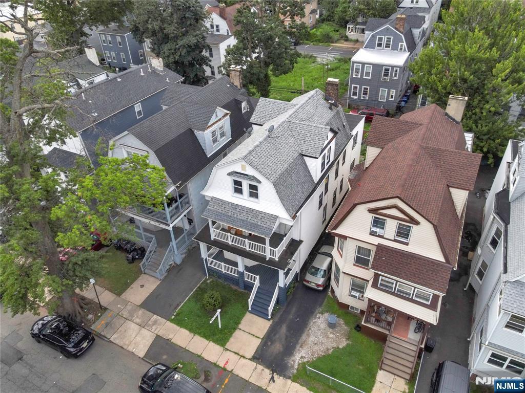233 Clinton Street - Photo 4