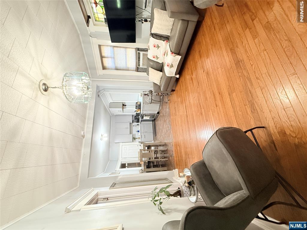 68 Willard Street - Photo 1