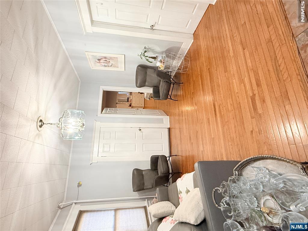 68 Willard Street - Photo 2